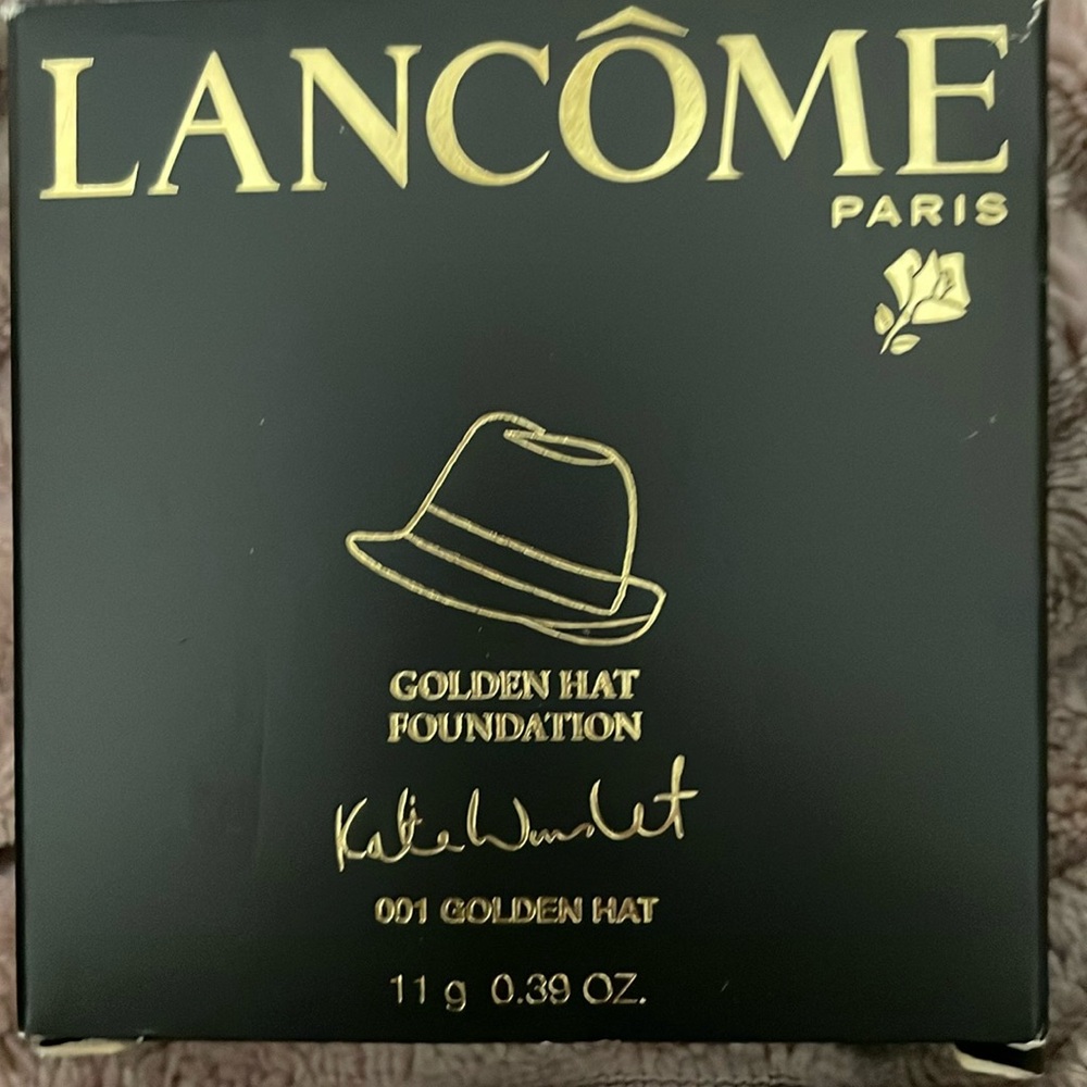 Lancôme Illuminating Smooth Powder Foundation in Golden Hat by Kate Winslet.